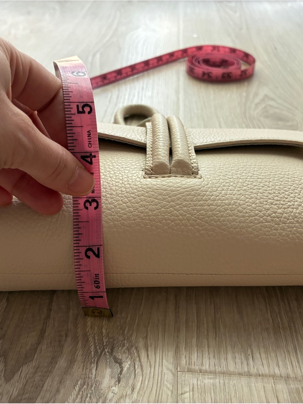 M.Gemi- The Francesca tumbled leather wristlet with detachable strap in Ecru - Picture 11 of 12